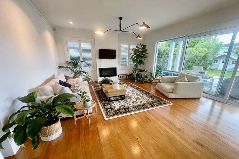 Photo of property in 19 Egremont Street, Belmont, Auckland, 0622