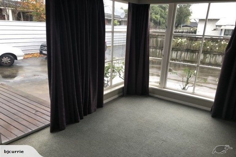 Photo of property in 15a Limbrick Street, Terrace End, Palmerston North, 4410