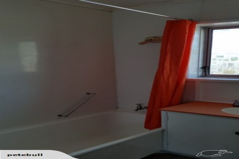 Photo of property in 2/5 Second Avenue, Avenues, Whangarei, 0110