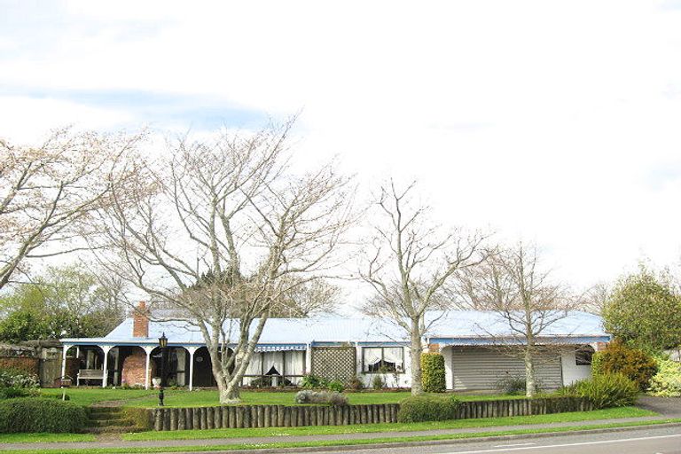 Photo of property in 295 Mangorei Road, Merrilands, New Plymouth, 4312