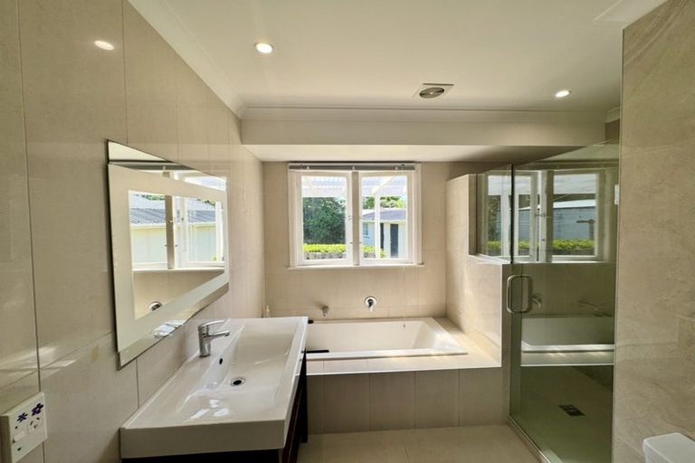 Photo of property in 11 Saint Albans Avenue, Hokowhitu, Palmerston North, 4410