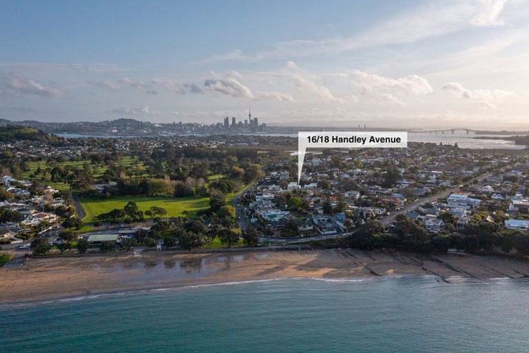 Photo of property in 1/18 Handley Avenue, Narrow Neck, Auckland, 0624