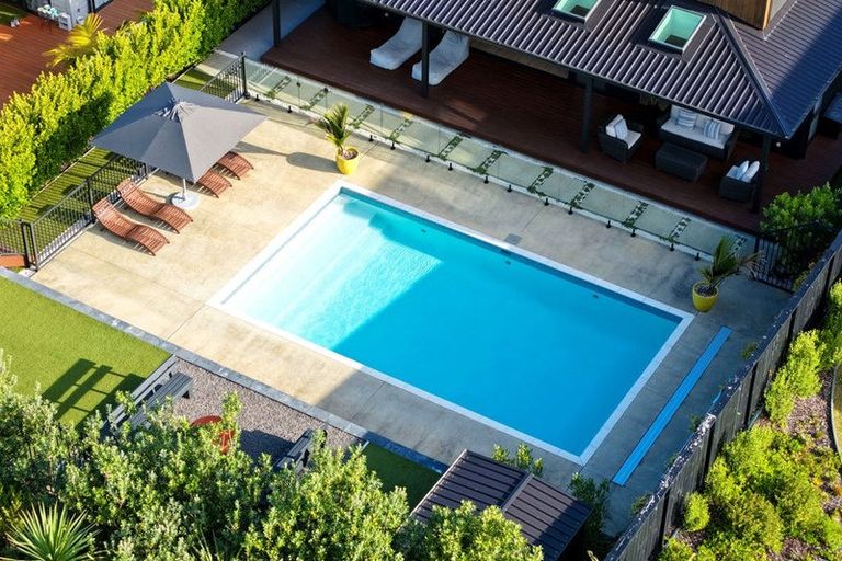 Photo of property in 19 Headsail Drive, Long Bay, Auckland, 0630