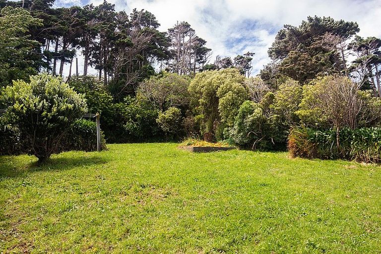 Photo of property in 27 Chesterton Street, Johnsonville, Wellington, 6037