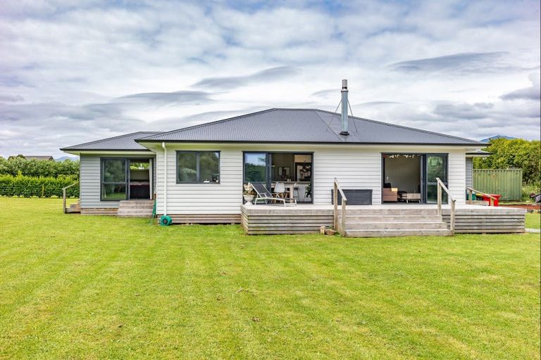 Photo of property in 12 Faydon Close, Ohau, Levin, 5570