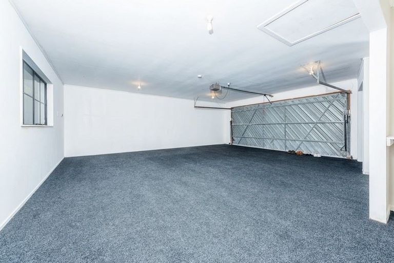 Photo of property in 11 Raphael Place, West Harbour, Auckland, 0618