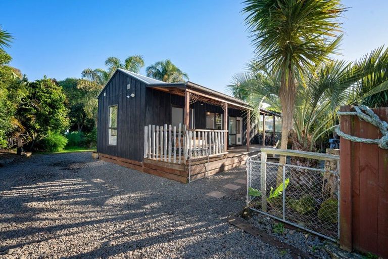 Photo of property in 28 Cedar Road, Te Awanga, 4102