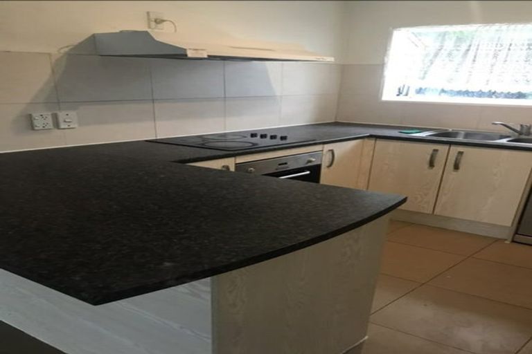 Photo of property in 25b Challen Close, Conifer Grove, Takanini, 2112