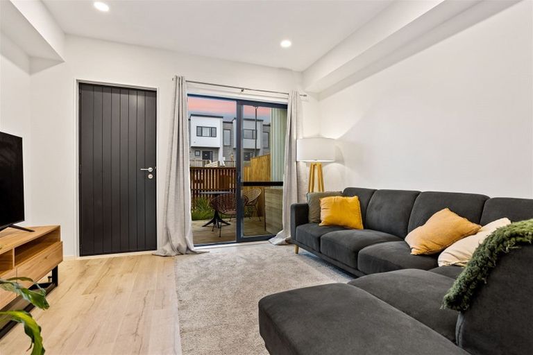 Photo of property in 132c Tiriwa Drive, Massey, Auckland, 0614