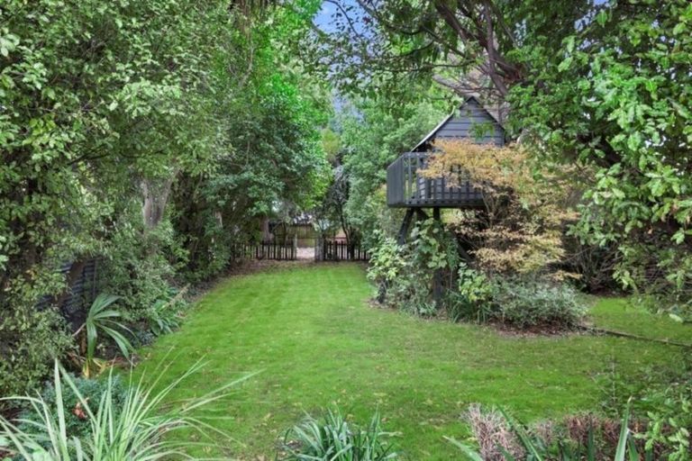 Photo of property in 244 Edgeware Road, Edgeware, Christchurch, 8013