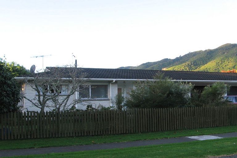 Photo of property in 22a Karu Crescent, Waikanae, 5036