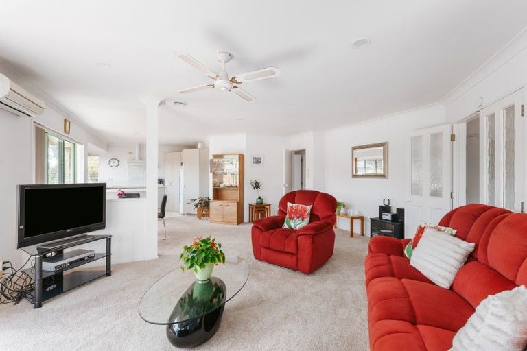 Photo of property in 160 Pacific View Road, Papamoa Beach, Papamoa, 3118