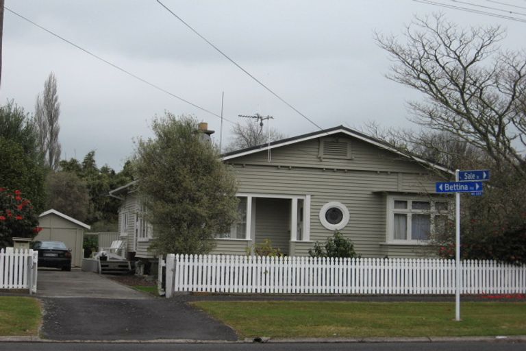 Photo of property in 18 Bettina Road, Fairfield, Hamilton, 3214