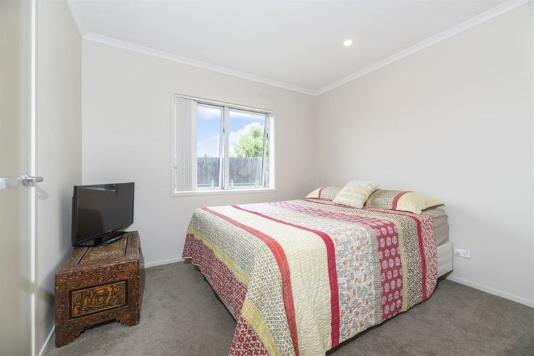 Photo of property in 17 Anna Lane, Glen Eden, Auckland, 0602