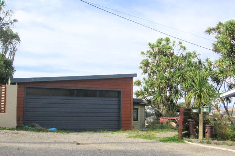 Photo of property in 8 Hallewell Crescent, Johnsonville, Wellington, 6037