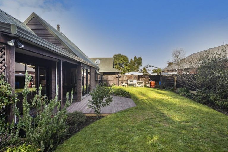 Photo of property in 271 Queenspark Drive, Parklands, Christchurch, 8083