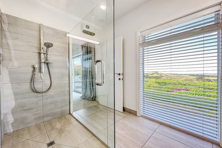 Photo of property in 97 Highland Drive, Acacia Bay, Taupo, 3385