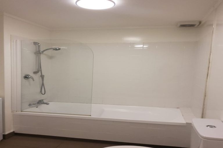 Photo of property in 221b The Terrace, Wellington Central, Wellington, 6011