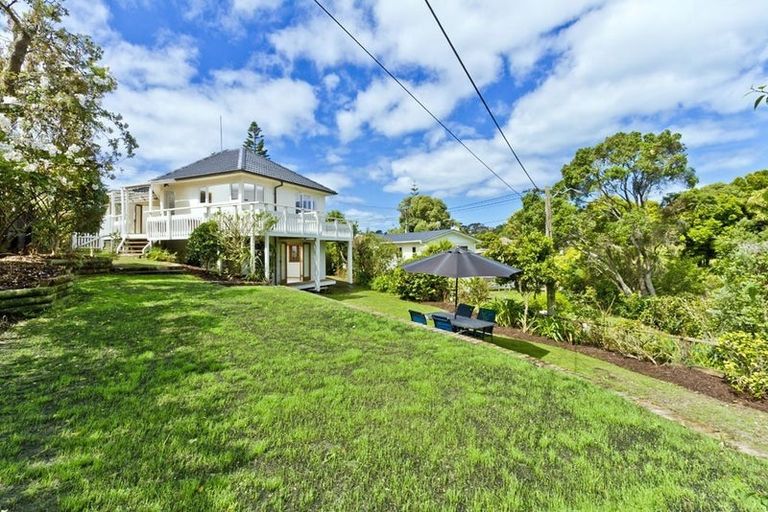 Photo of property in 27 Creamer Avenue, Belmont, Auckland, 0622