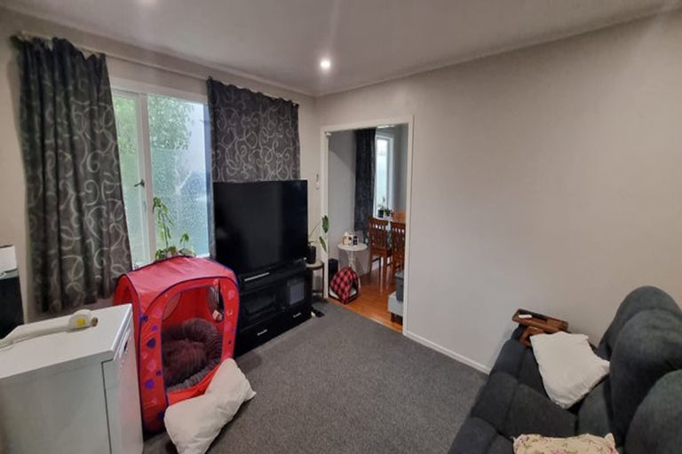 Photo of property in 17c Arran Road, Browns Bay, Auckland, 0630