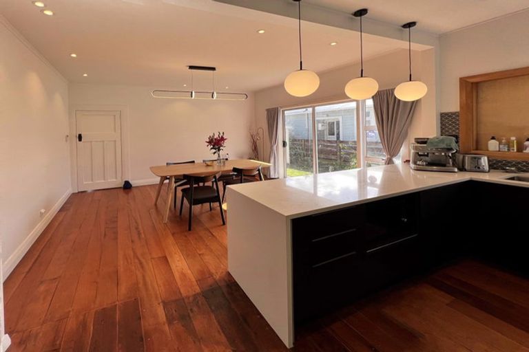 Photo of property in 36 Darlington Road, Miramar, Wellington, 6022