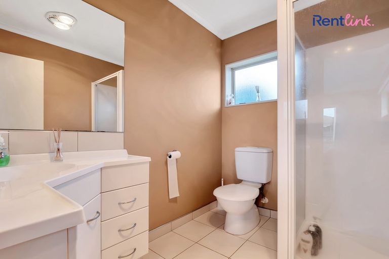 Photo of property in 15 Golden Courie Close, Papamoa Beach, Papamoa, 3118