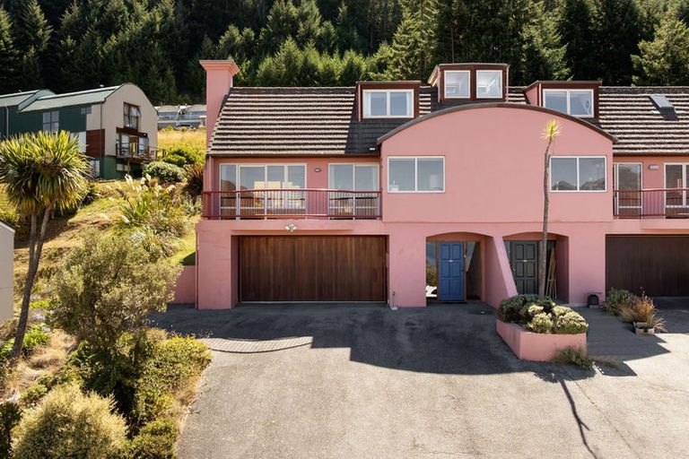 Photo of property in 14a Von Place, Fernhill, Queenstown, 9300