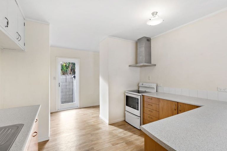 Photo of property in 1/801 Beach Road, Browns Bay, Auckland, 0630