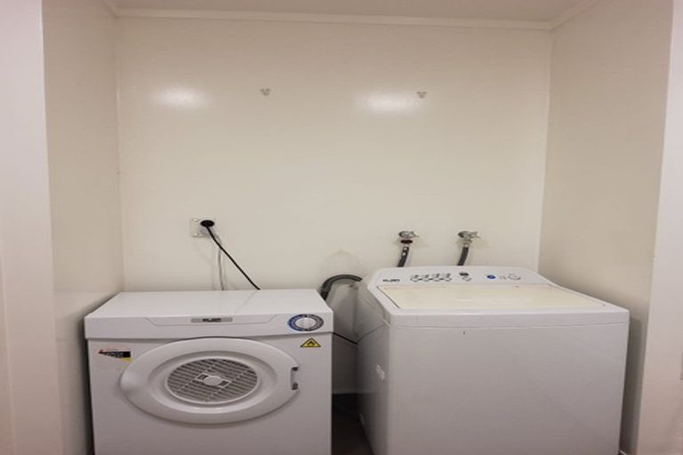 Photo of property in 221b The Terrace, Wellington Central, Wellington, 6011