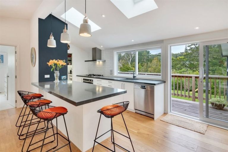 Photo of property in 9 Cloverly Crescent, Campbells Bay, Auckland, 0630