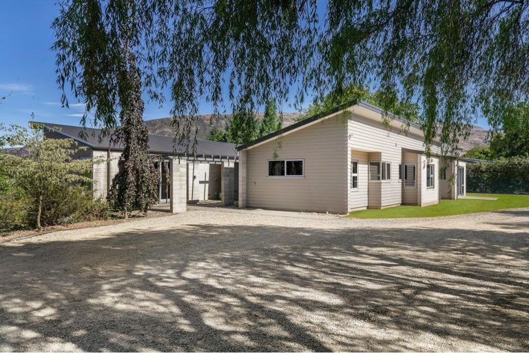 Photo of property in 289 Riverbank Road, Wanaka, 9382
