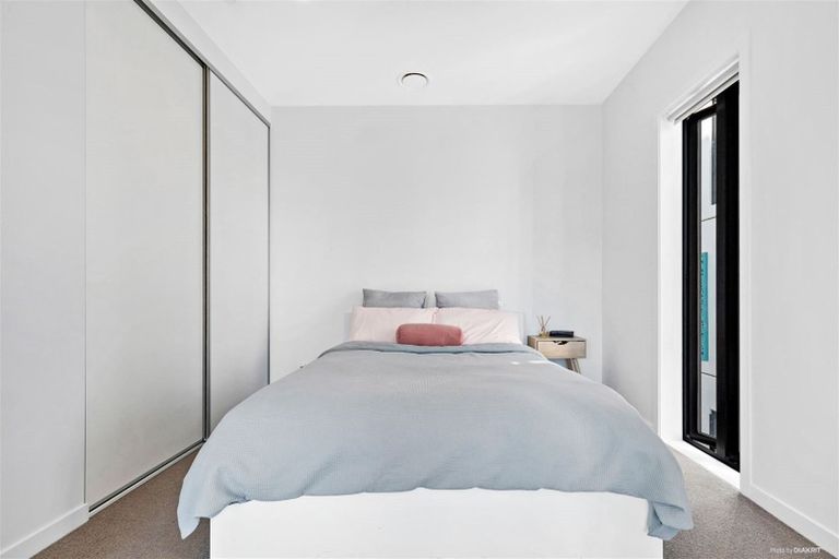 Photo of property in Frank Sargeson Apts, 201/74 Anzac Street, Takapuna, Auckland, 0622