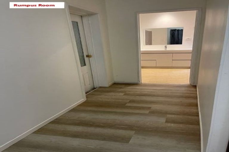 Photo of property in 94 Arran Road, Browns Bay, Auckland, 0630