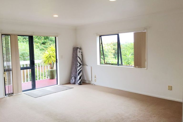 Photo of property in 1/94 Archers Road, Glenfield, Auckland, 0629
