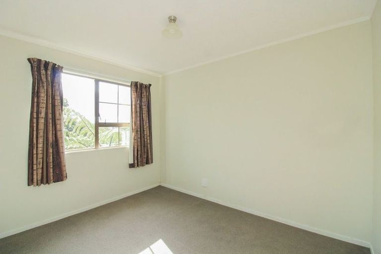 Photo of property in 67b Thurleigh Grove, Karori, Wellington, 6012