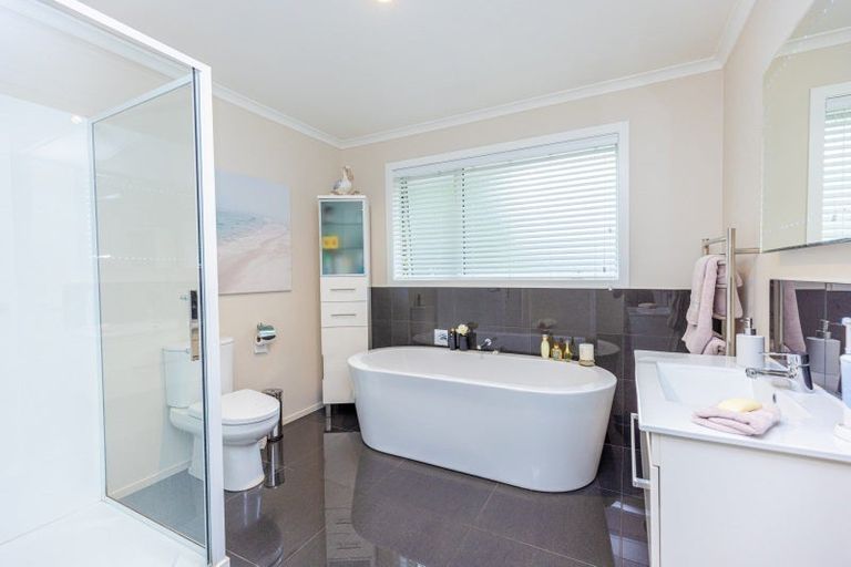 Photo of property in 4 Waka Lane, Martinborough, 5711