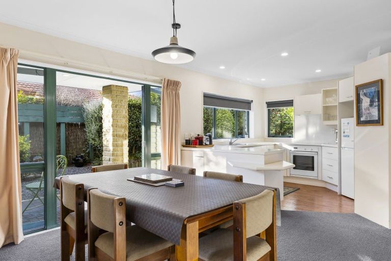 Photo of property in 30 Fairview Terrace, Waipahihi, Taupo, 3330
