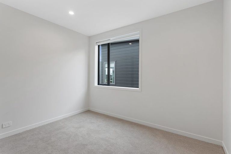 Photo of property in 16 Park Green Avenue, Rosehill, Papakura, 2113