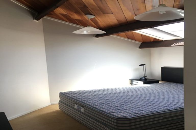 Photo of property in Metro Apartments, 19/220 Thorndon Quay, Pipitea, Wellington, 6011