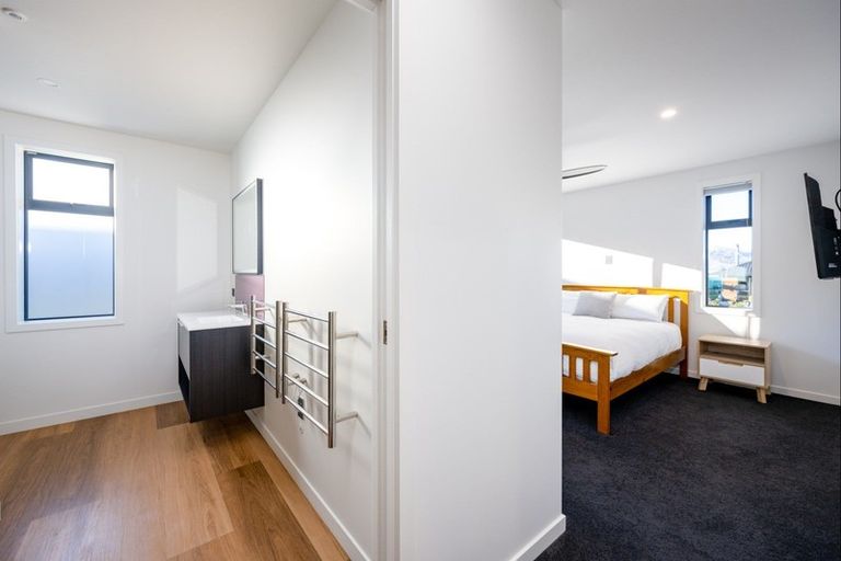 Photo of property in 37 Pounamu Avenue, Albert Town, Wanaka, 9305