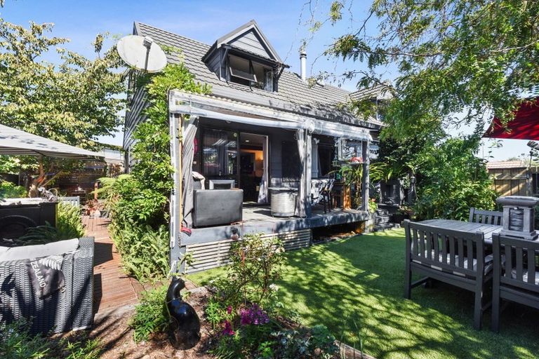 Photo of property in 2/73 Beach Road, Tahunanui, Nelson, 7011