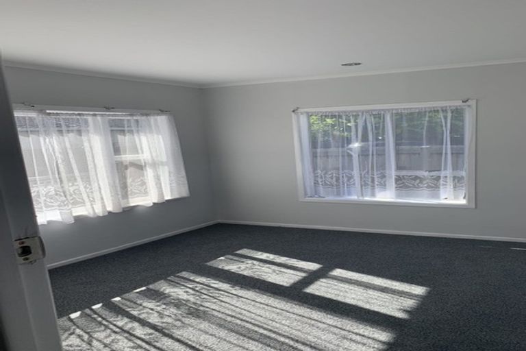 Photo of property in 11a Hill Crescent, Papakura, 2110