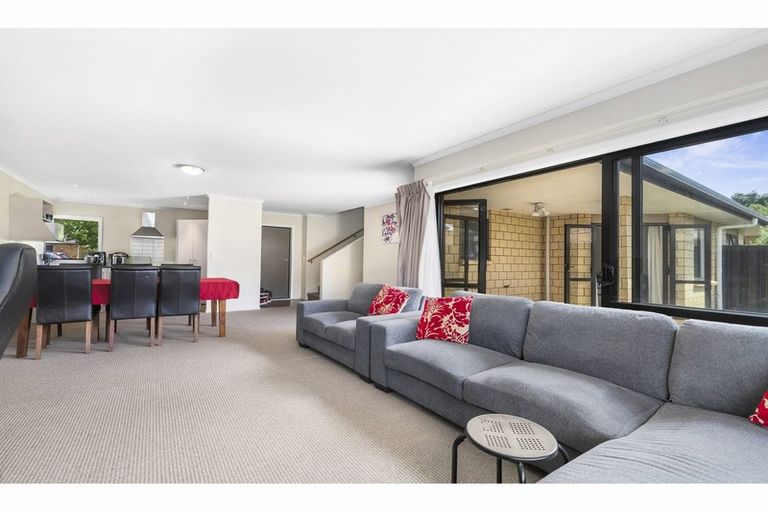 Photo of property in 31/64 Kawaha Point Road, Kawaha Point, Rotorua, 3010