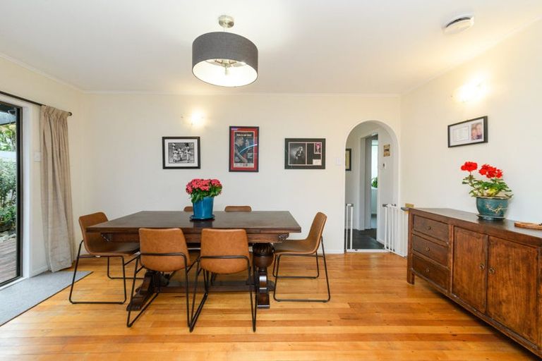 Photo of property in 14 Snowdon Avenue, Terrace End, Palmerston North, 4410