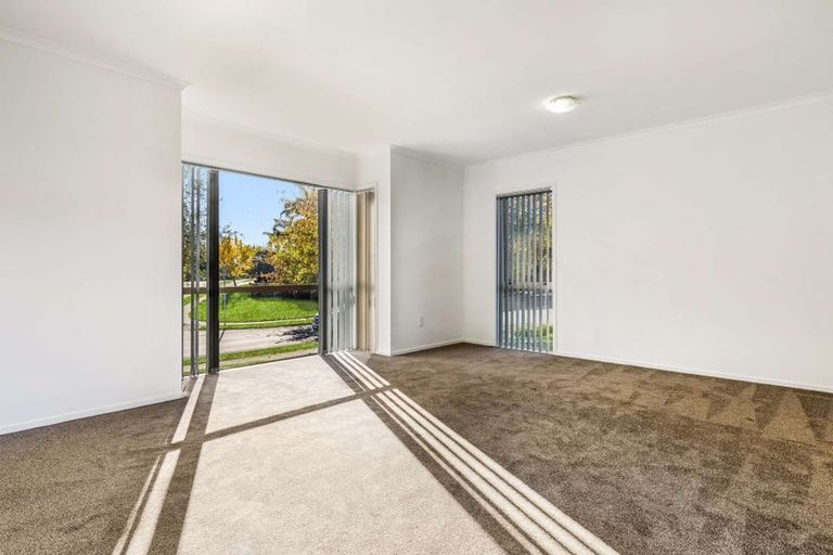 Photo of property in 6 Bibury Avenue, Henderson, Auckland, 0612