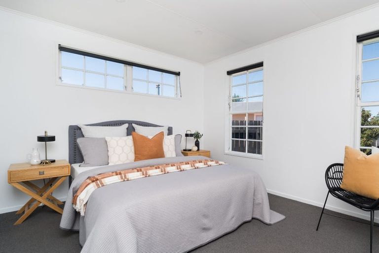 Photo of property in 12 Motuoapa Place, Kelvin Grove, Palmerston North, 4414