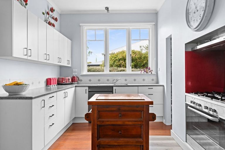 Photo of property in 83 Vigor Brown Street, Napier South, Napier, 4110