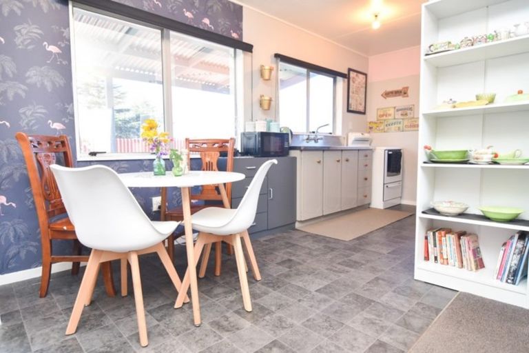 Photo of property in 66 Victoria Street, Carterton, 5713