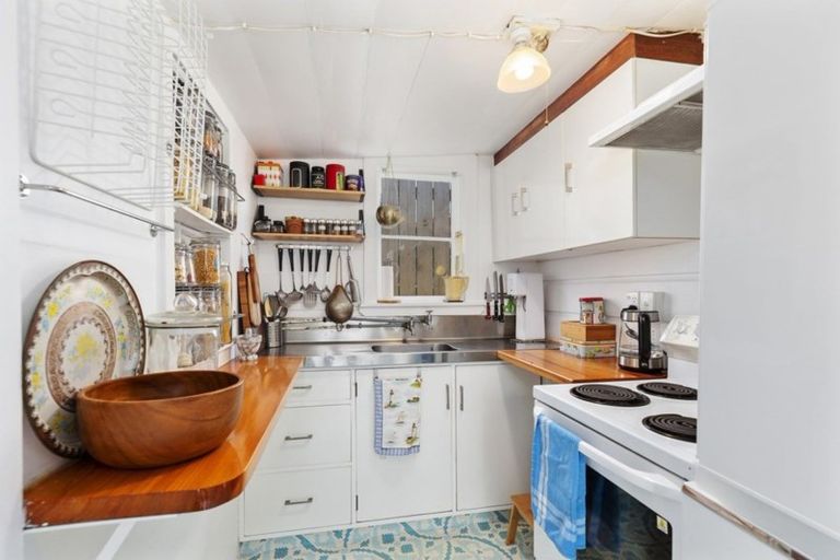 Photo of property in 8 Ocean Parade, Pukerua Bay, 5026