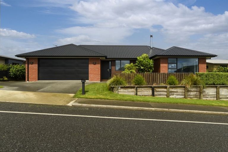 Photo of property in 110 Waikite Road, Welcome Bay, Tauranga, 3175